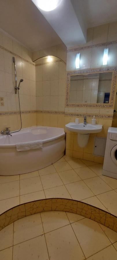 Stylish Deluxe apartment!!! Lviv Extérieur photo